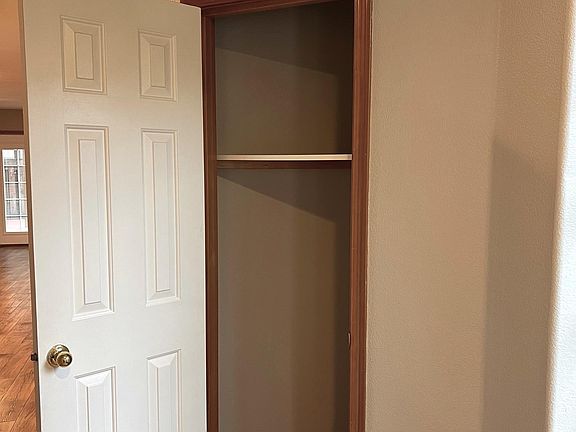 Entryway closet