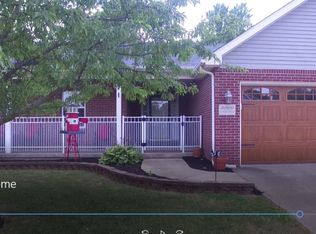8009 W Heathrow Ln, Yorktown, IN 47396