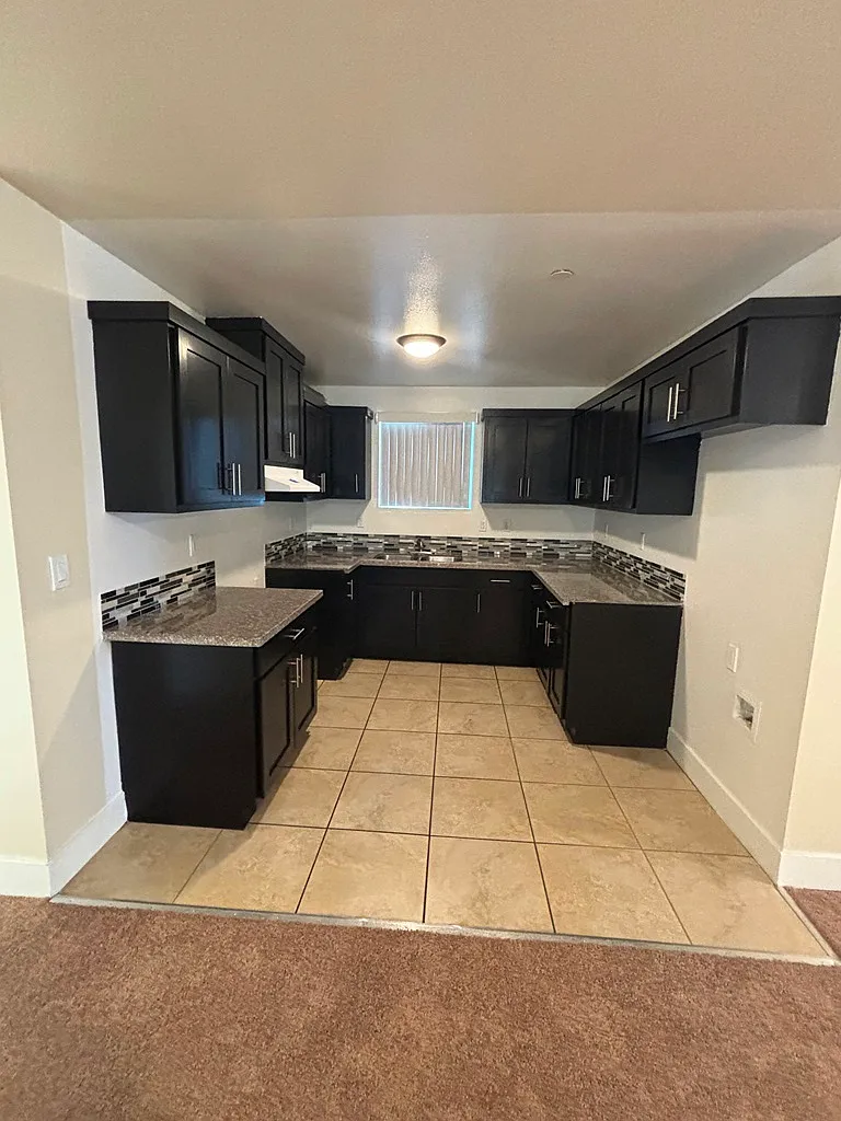 5 bed, 1775 sqft, $4,200 — Photo 3