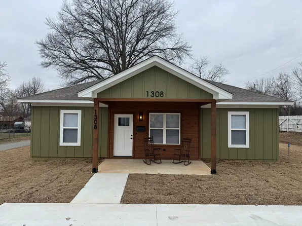 1308 Jackson Ave, Tahlequah, OK 74464