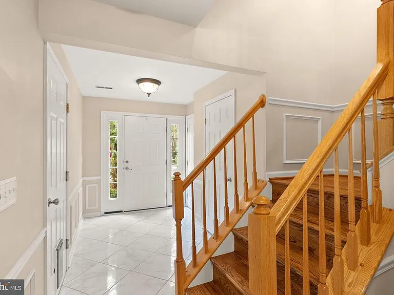 917 Rolfe Pl — Photo 15