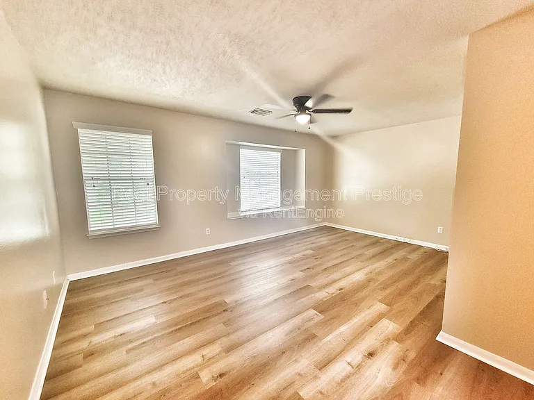 2715 Sailors Moon Dr — Photo 17