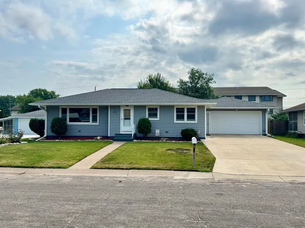 334 Oak St, Winona, MN 55987