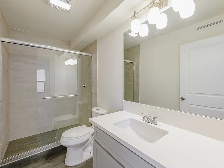 11508 Emelita St — Photo 9