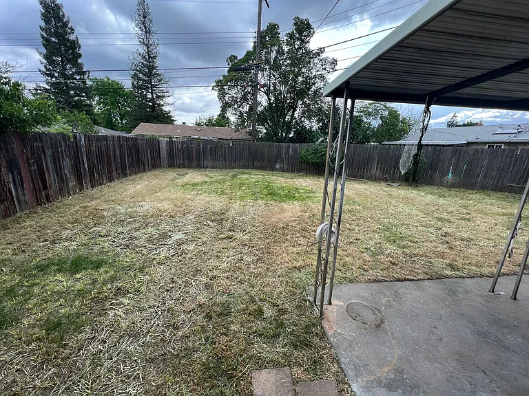 1906 Bowling Green Dr — Photo 13