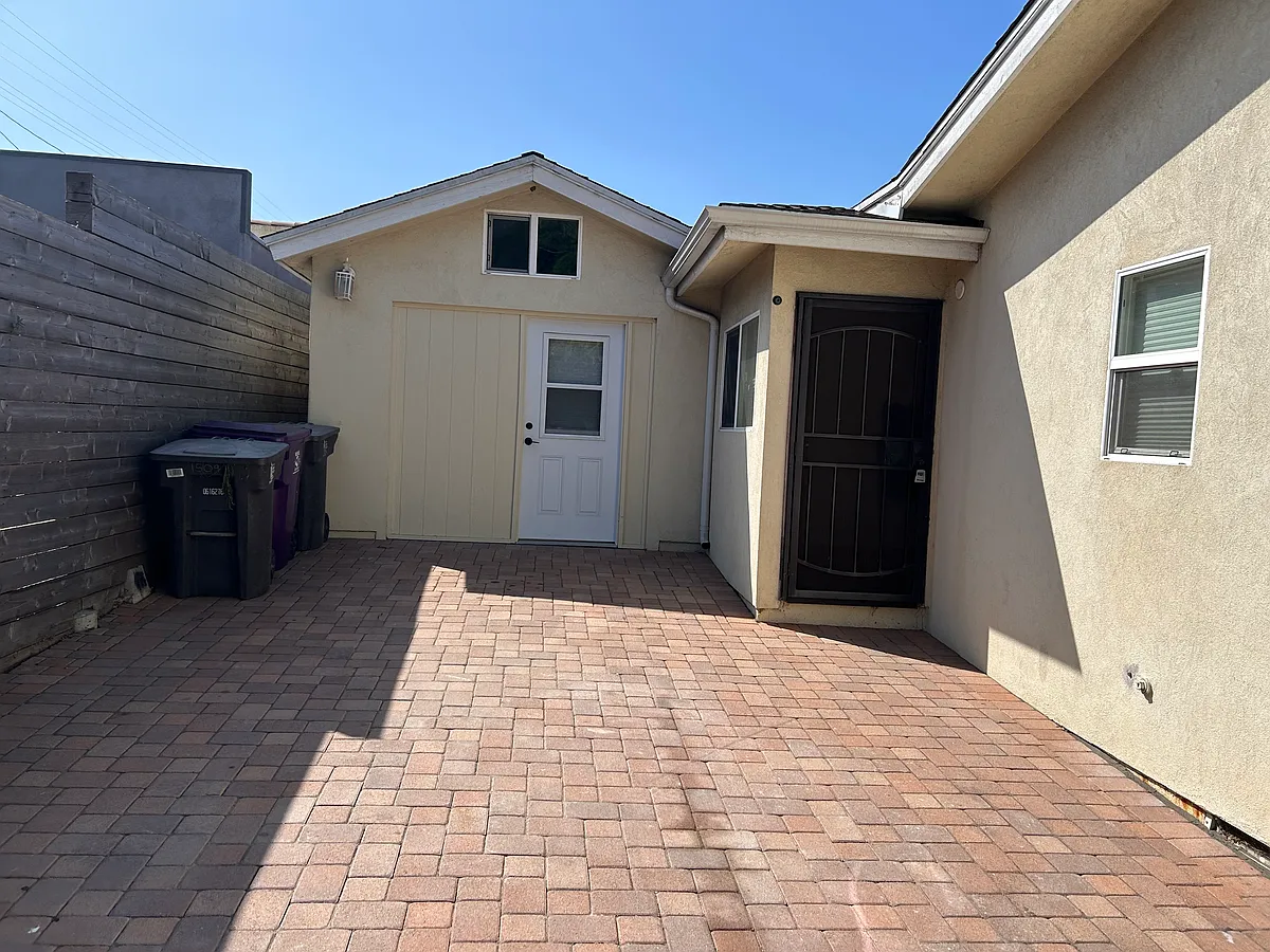 Building Photo - 1509 Ximeno Ave