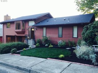 3740 University St, Eugene, OR 97405