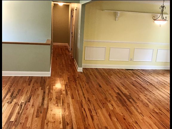 3rd image of 405 Harbor Way