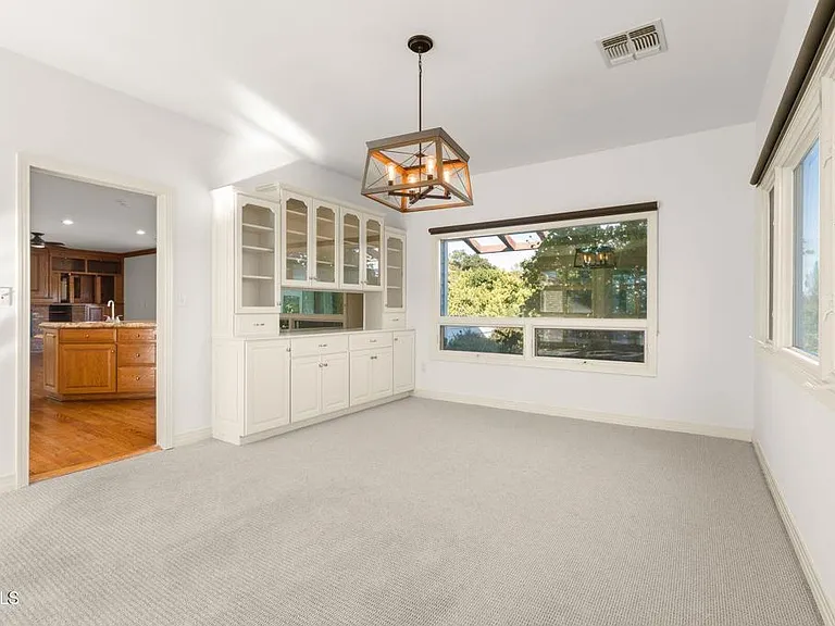 13922 Foothill Rd — Photo 10