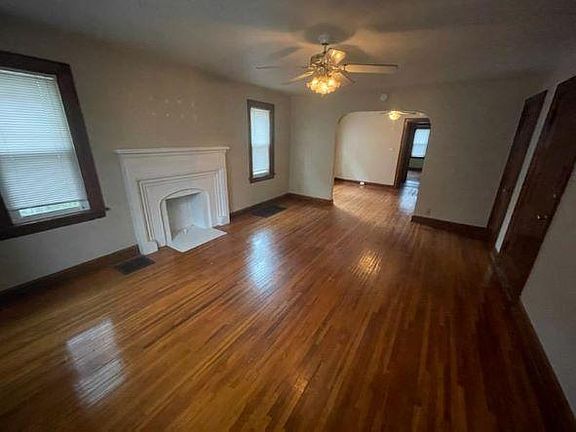 3rd image of 2374 Glenmawr Ave APT A