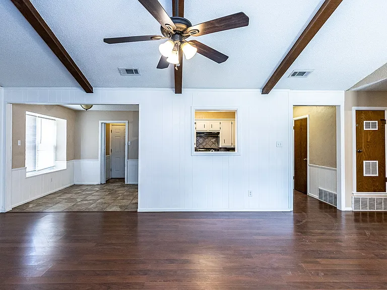 8304 Fremont Ave — Photo 6