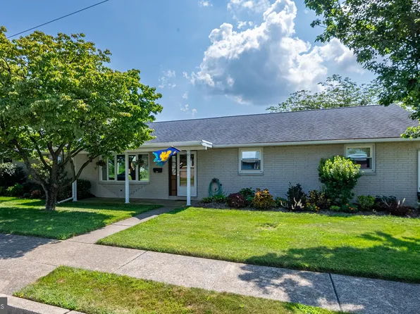 25 Radcliff Rd, Womelsdorf, PA 19567