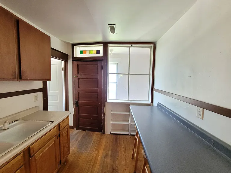 1412 Market St — Photo 8