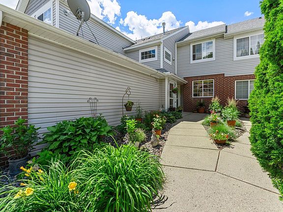 3rd image of 11692 Langford Cir