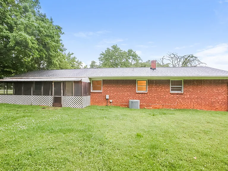 125 Pinevale Dr — Photo 14
