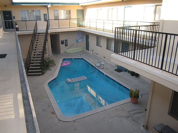 5th image of 3685 Mentone Ave APT 2