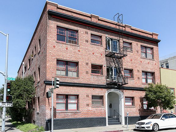 2nd image of 646 16th St APT 1