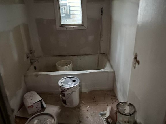 4th image of 710 W 26th Ave