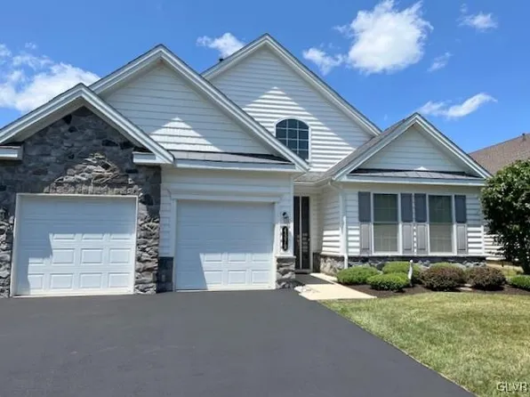 4379 Colonial Ln, Center Valley, PA 18034