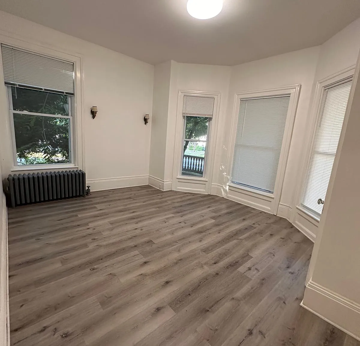 2 bed, 1300 sqft, $1,950 — Photo 1