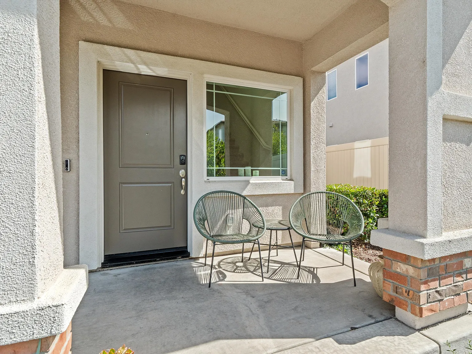 4 bed, 2.5 bath, 1811 sqft, $3,450 — Photo 2