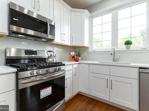 4th image of 43622 Lees Mill Sq