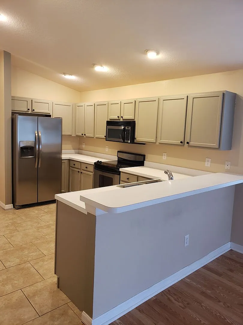 Beautiful 3 bed and 2 bath home in Highly Sought after Bridgewater! — Photo 3