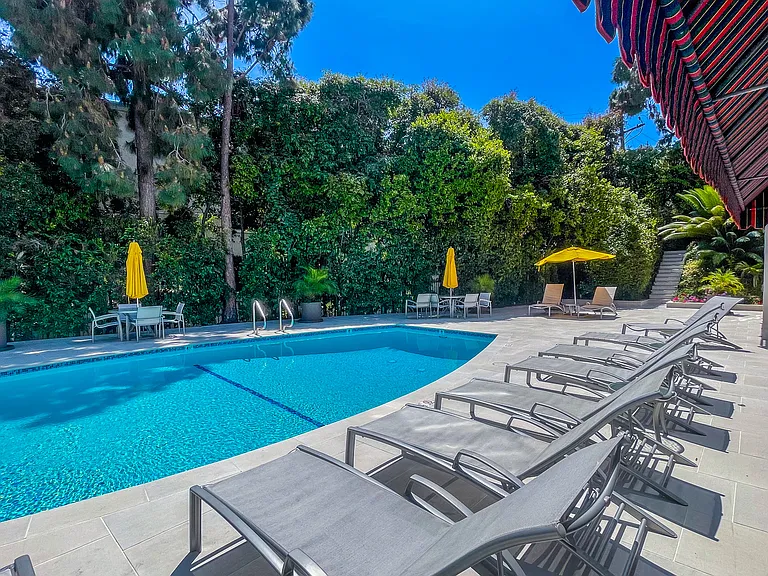 8530 Holloway Dr #102 — Photo 9