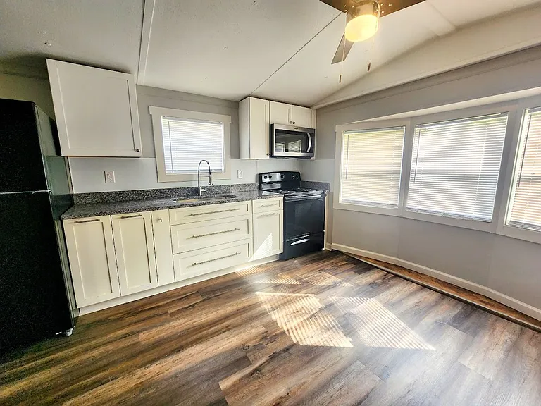 111 Elizabeth City Dr — Photo 3