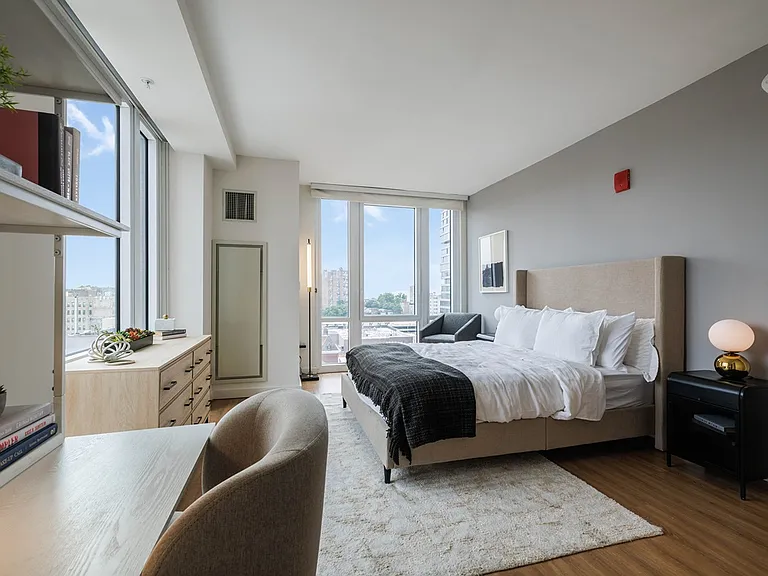 Sawyer Place — Photo 4