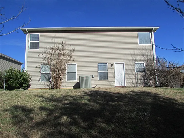 2651 Sutherland Dr — Photo 16