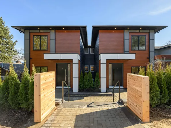 6176 Elgin Ave #3, Burnaby, BC V5H 3S4