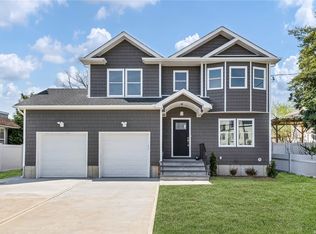 15 Princeton Ave, Hewlett, NY 11557