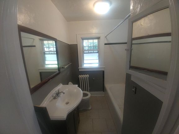 3rd image of 152 Manning Blvd APT 3