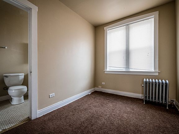 3rd image of 5500 W Van Buren St #5008