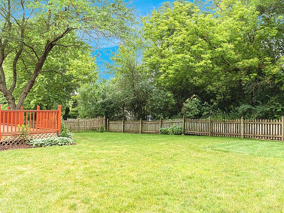 3rd image of 4250 Forest Glen Dr