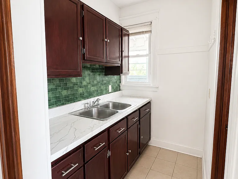 98 Jubilee St — Photo 5