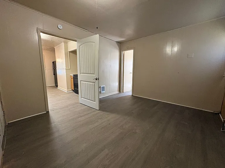 1749 Caroline St — Photo 9
