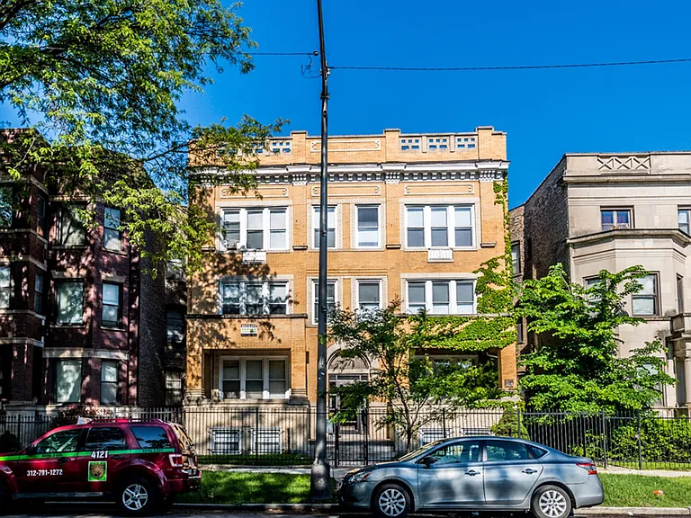 4820 S Michigan — Photo 9
