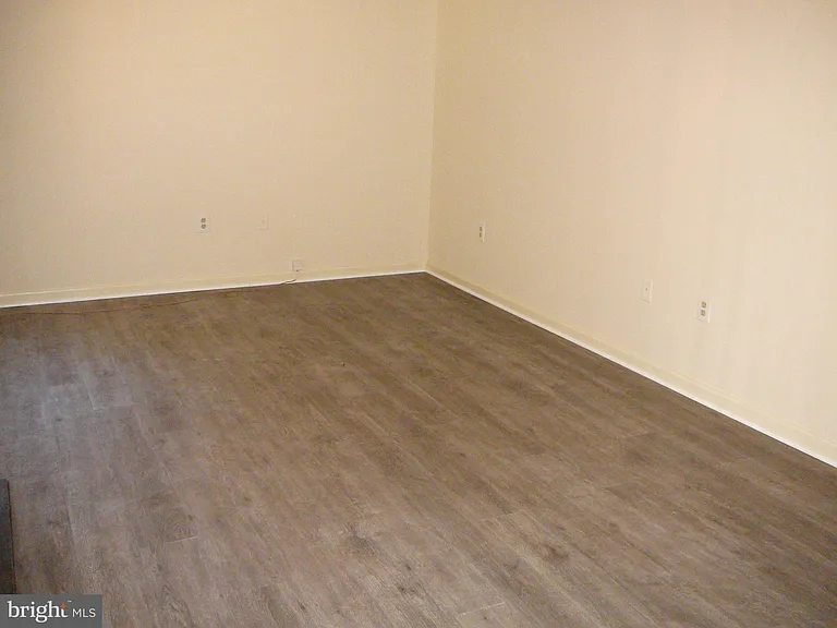 406 Park Cove Dr — Photo 15