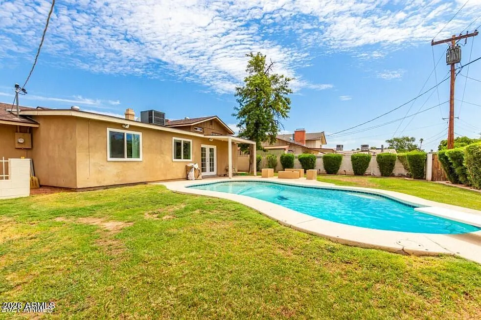 5 bed, 3.0 bath, 1973 sqft, $3,800 — Photo 1