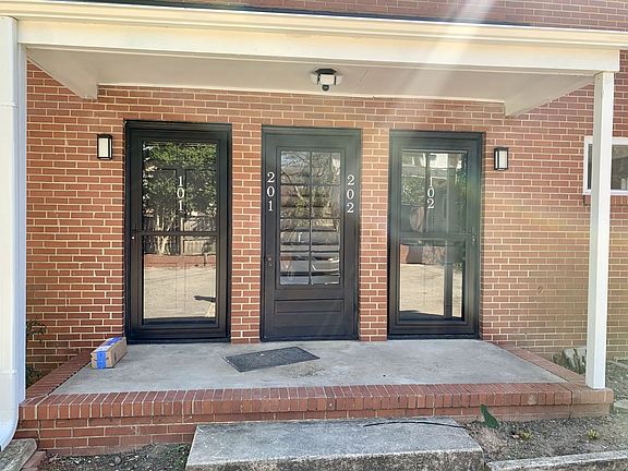 2nd image of 403 N Mendenhall St #102