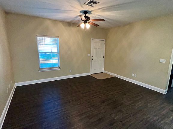 5th image of 930 Rockdale Rd APT 10