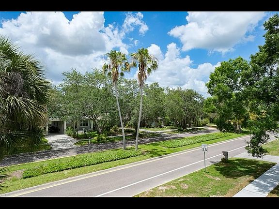 4th image of 415 Park Blvd
