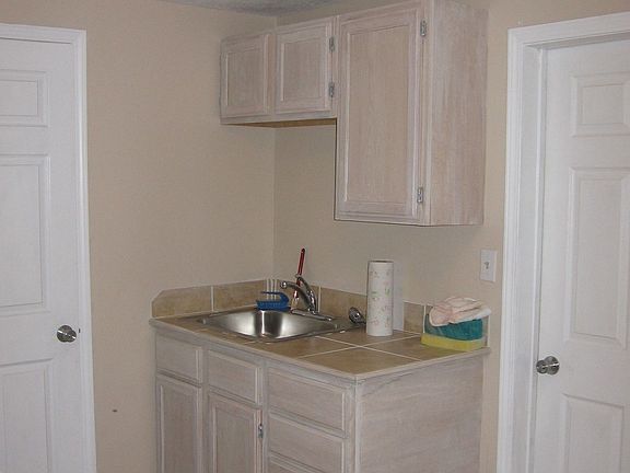 2nd image of 2513 E Glenwood Ave