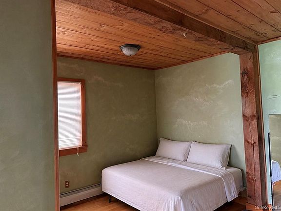 5th image of 1538 Albany Post Rd #2