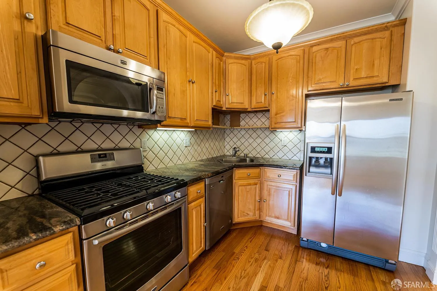 3 bed, 2.0 bath, $7,500 — Photo 4