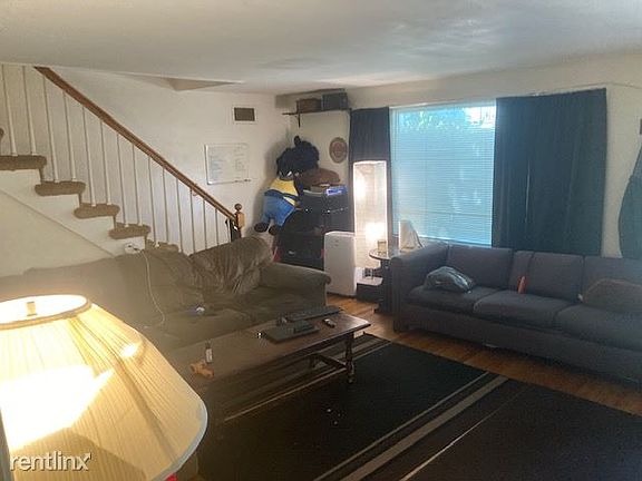 39 castle street-livingroom