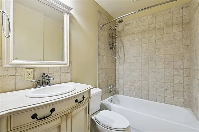 7530 Freret St — Photo 10