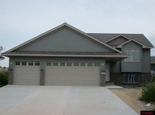 105 Kingsmill Ct, Mankato, MN 56001